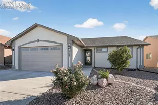 2326 Cliffmoor Ln, Pueblo, CO 81008 - Photo 1