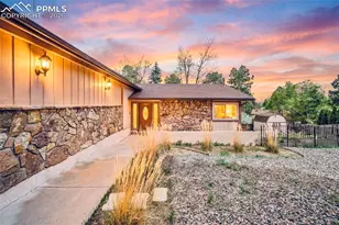 4301 Northridge Pl, Colorado Springs, CO 80918 - Photo 2