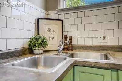 718 Sahwatch Street, Colorado Springs, CO 80903 - Photo 16