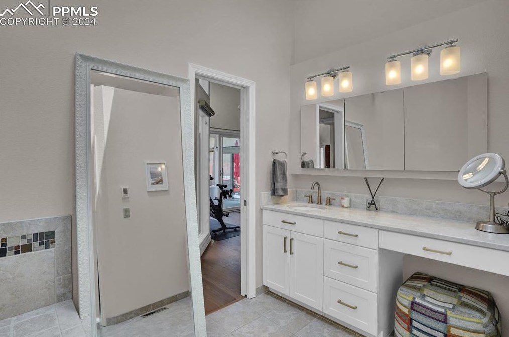 2530 Paseo Verde, Colorado Springs CO 80904-1690 exterior