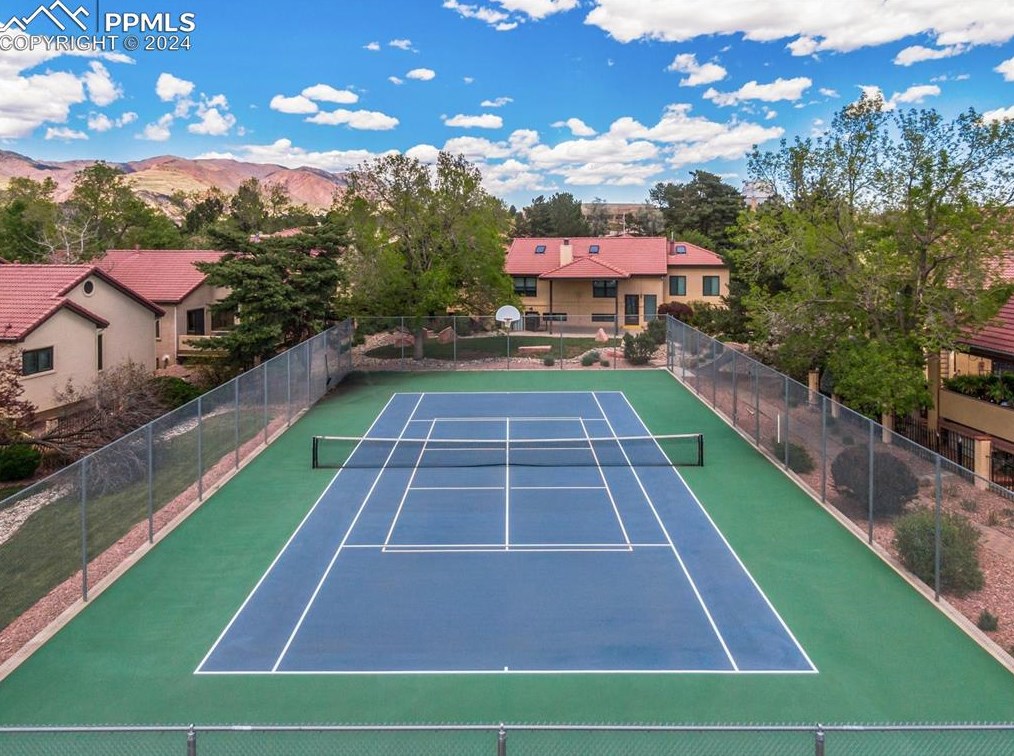 2530 Paseo Verde, Colorado Springs CO 80904-1690 exterior