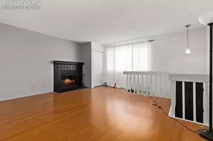 330 Mt View Ln, Colorado Springs, CO 80907 - Photo 2