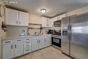 1911 Del Mar Dr, Colorado Springs, CO 80910 - Photo 8