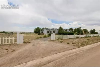 544 N Raymont Drive, Pueblo, CO 81007 - Photo 38