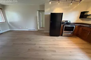 2959 Mesa Rd, Colorado Springs, CO 80904 - Photo 2