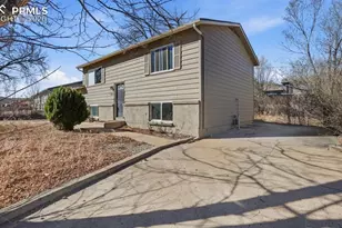 1310 Burnham St, Colorado Springs, CO 80906 - Photo 2