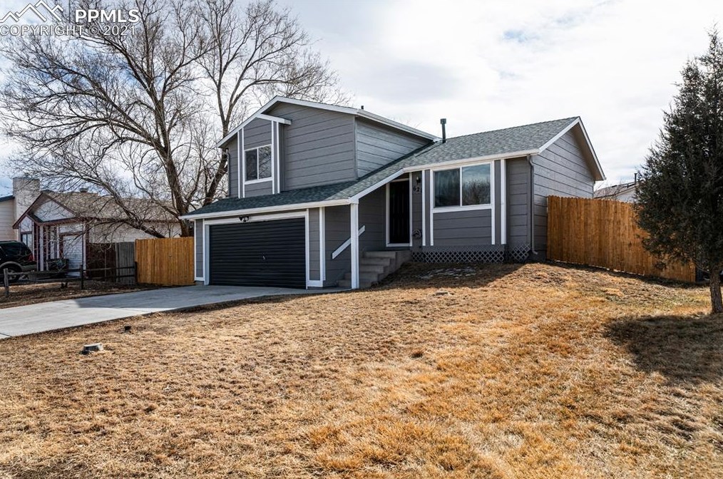 621 Harvest Moon Rd, Fountain, CO 80817-3173