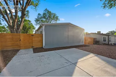 281 E Stewart Drive, Pueblo, CO 81007 - Photo 38