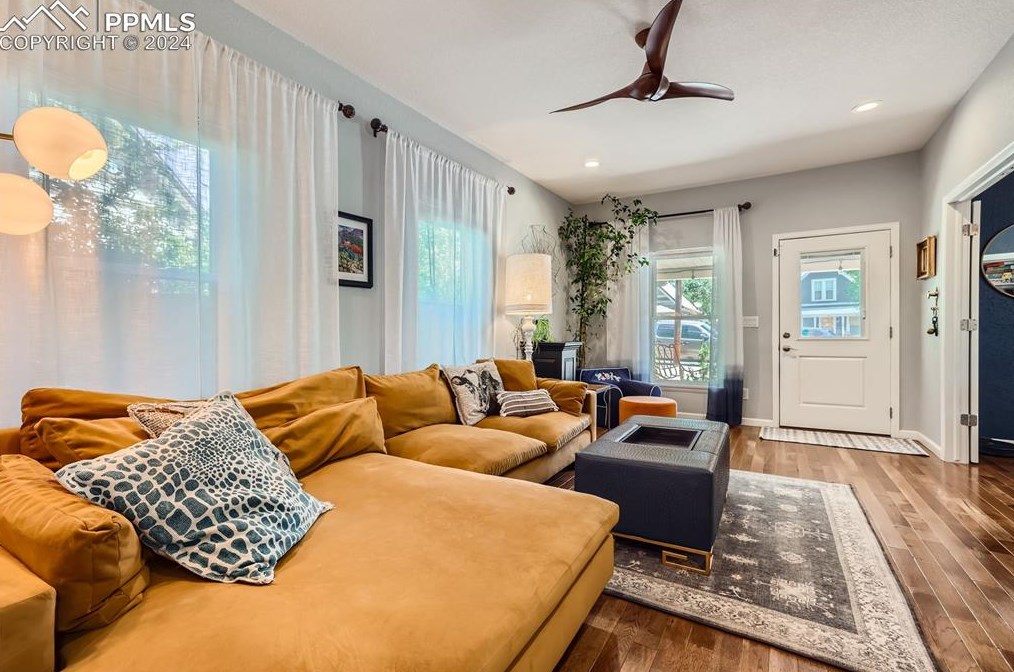 1501 Cucharras St, Colorado Springs CO 80904-4034 exterior