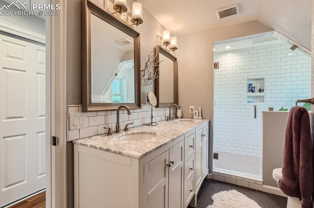 1501 Cucharras St, Colorado Springs CO 80904-4034 exterior