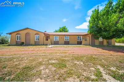 650 E Woodleaf Drive, Pueblo, CO 81007 - Photo 1