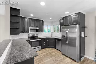 2133 Oakwood Ln, Pueblo, CO 81005 - Photo 16