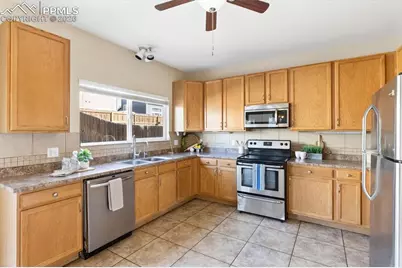 9622 Yukon Way, Colorado Springs, CO 80925 - Photo 4