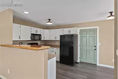 1050 Sundance Street, Woodland Park, CO 80863 - Photo 6