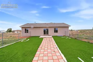 1232 N Challenger Pl, Pueblo, CO 81007 - Photo 4