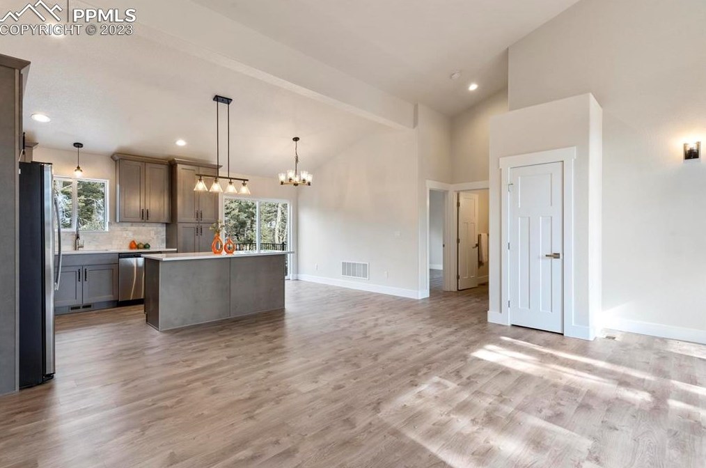 1405 N Mountain Estates Rd, Twin Rock, CO 80816