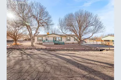 183 E Birch Hills Drive, Pueblo, CO 81007 - Photo 2