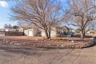 183 E Birch Hills Dr, Pueblo, CO 81007 - Photo 4