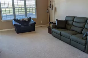 927 Champion Cir, Longmont, CO 80503 - Photo 4