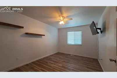 110 W Blakeland Drive, Pueblo, CO 81007 - Photo 32