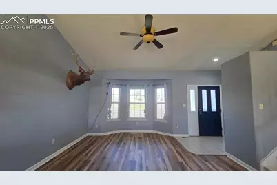 110 W Blakeland Drive, Pueblo, CO 81007 - Photo 2