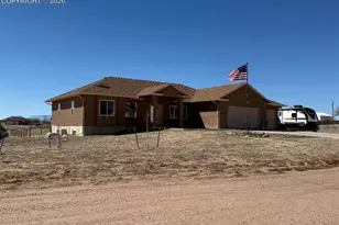 1194 E Gunpowder Ln, Pueblo, CO 81007 - Photo 2