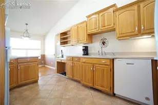 461 E Fredonia Dr, Pueblo, CO 81007 - Photo 14