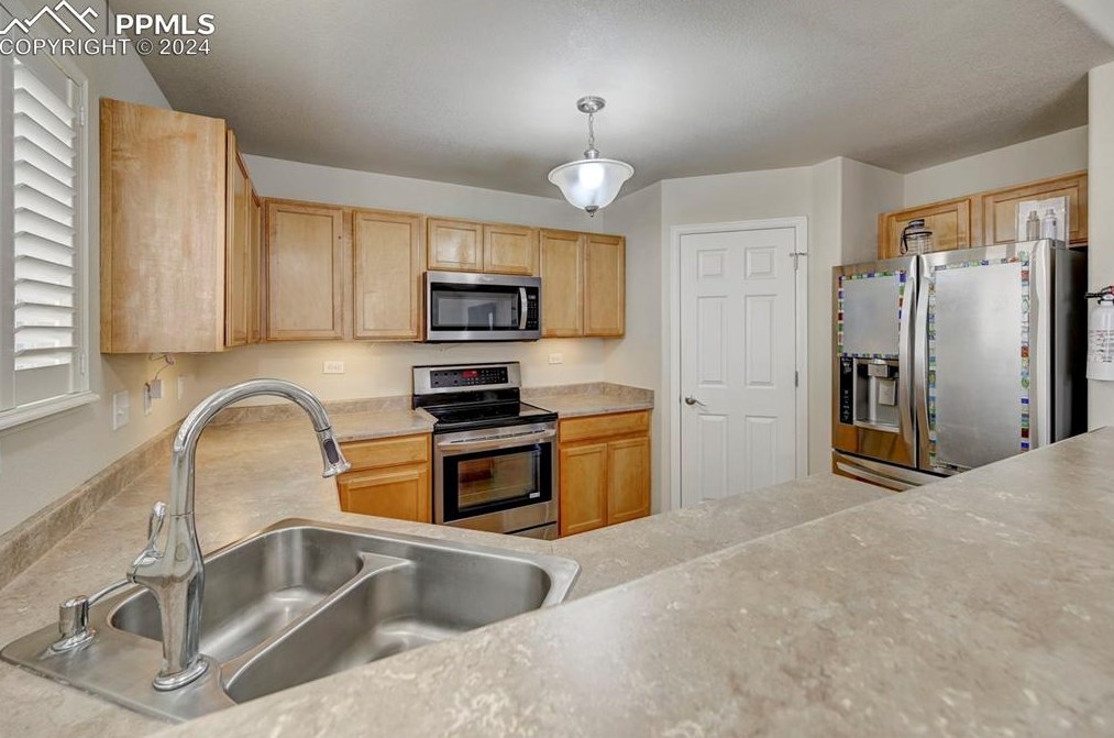 6979 Red Cardinal Loop, Colorado Springs CO 80908-5650 exterior