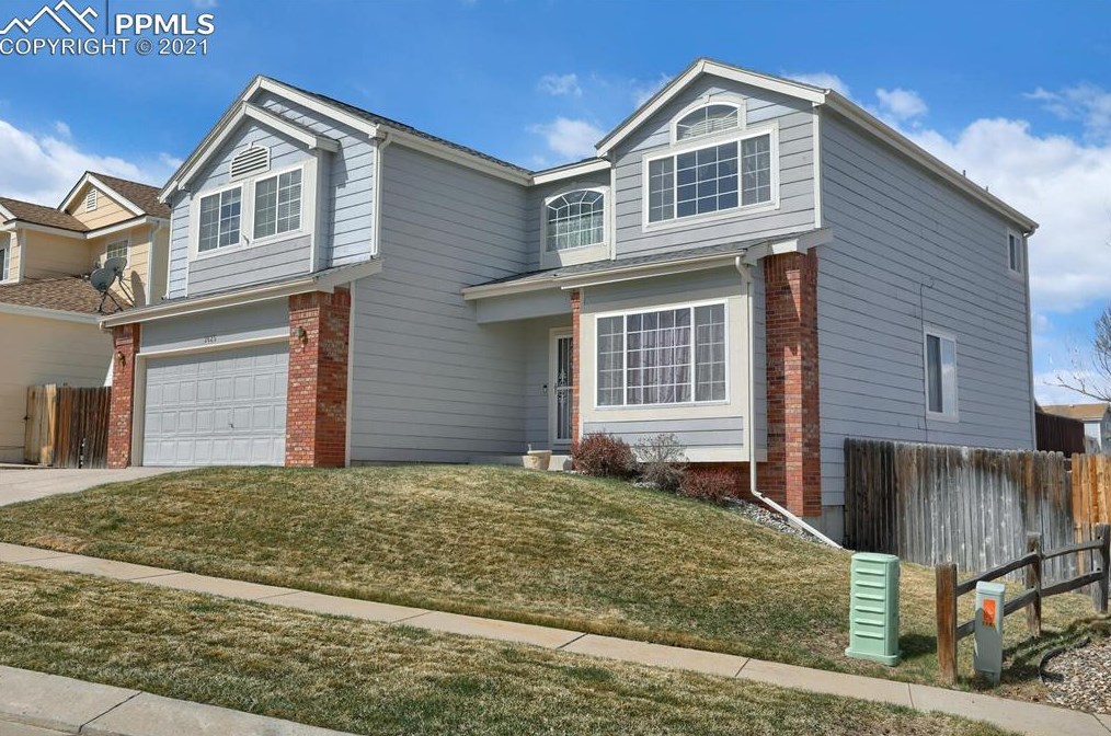 2625 Lyncrest Dr, Colorado Springs, CO 80918-1580