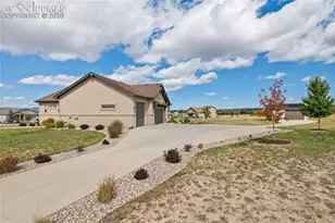 3718 Sky Rim Ct, Colorado Springs, CO 80908 - Photo 2