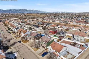 8024 Campground Dr, Fountain, CO 80817 - Photo 4