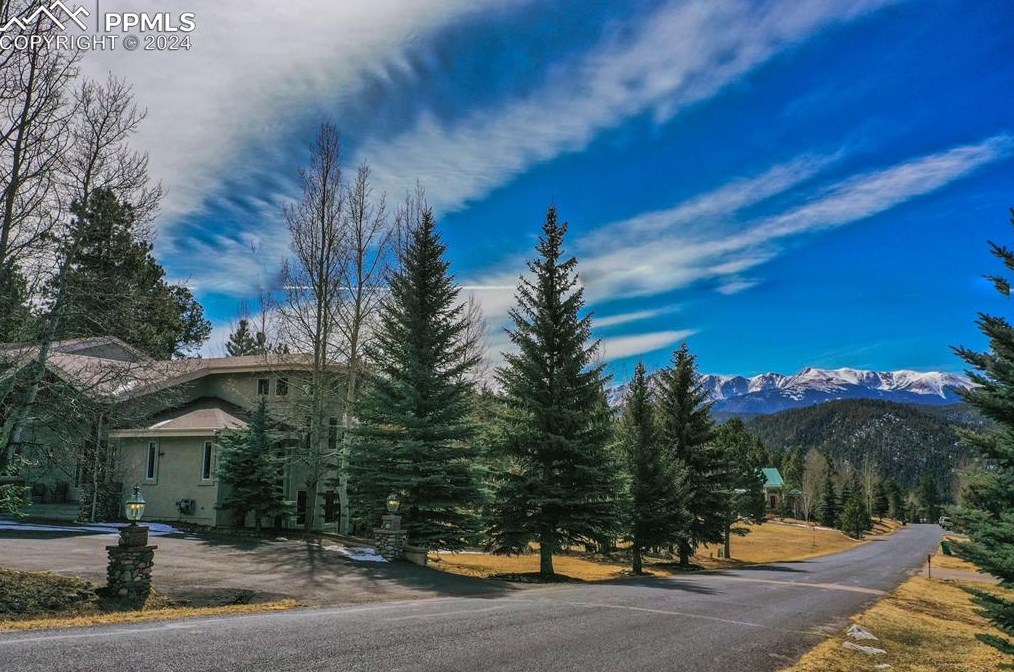 725 Sun Valley Dr, Woodland Park CO 80863-9089 exterior