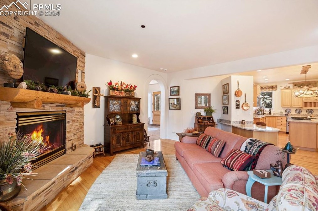 725 Sun Valley Dr, Woodland Park CO 80863-9089 exterior