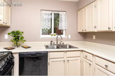 3273 Hearthridge Circle, Colorado Springs, CO 80918 - Photo 14