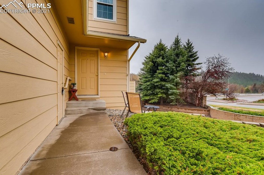 2430 Hamlet Ln, Colorado Springs, CO 80918-4085