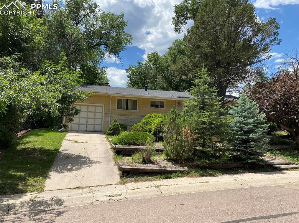 1015 Arcturus Dr, Colorado Springs, CO 80905-7702