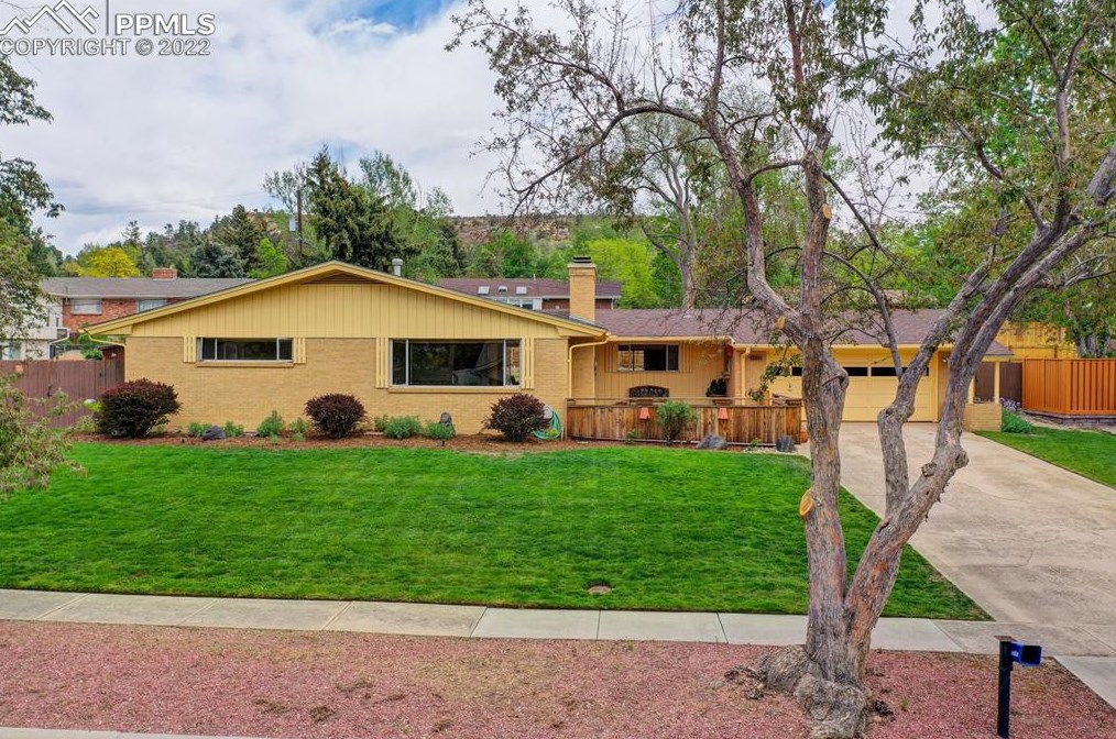 2817 Country Club Dr, Colorado Springs, CO 80909-1018