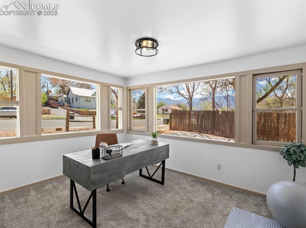 812 Cucharras St, Colorado Springs, CO 80903-3622