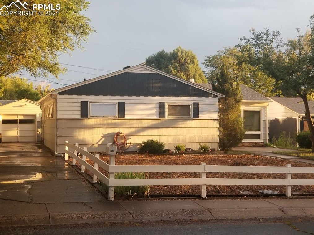 313 Solar Dr, Colorado Springs, CO 80907-4333