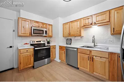 622 Paradise Lane, Colorado Springs, CO 80904 - Photo 8