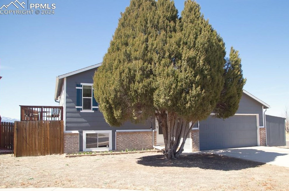 1910 Osprey Ct, Colorado Springs, CO 80916-2590