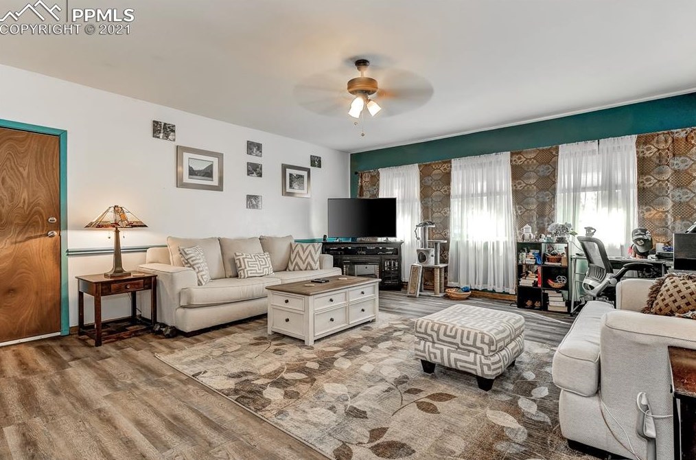 4420 Gatewood Dr, Colorado Springs, CO 80916-2382