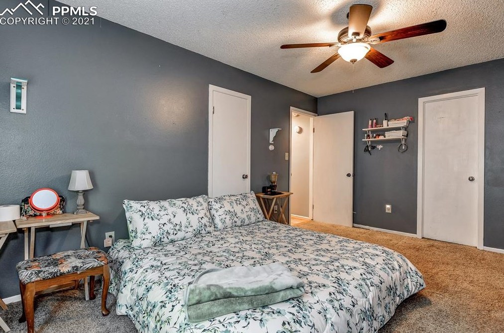 4420 Gatewood Dr, Colorado Springs CO 80916-2526 exterior