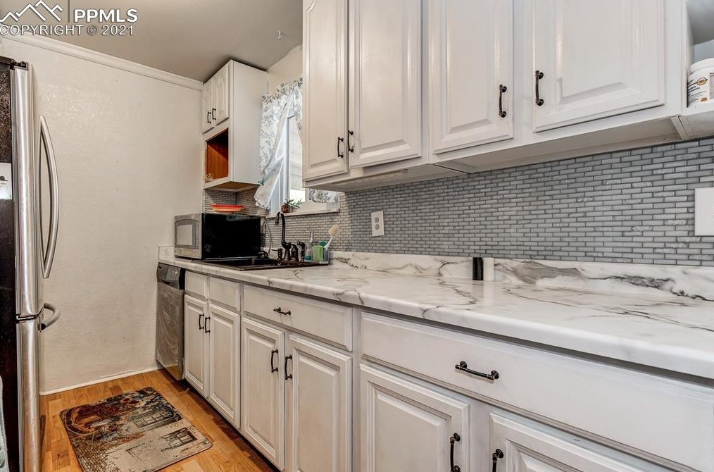 4420 Gatewood Dr, Colorado Springs CO 80916-2526 exterior