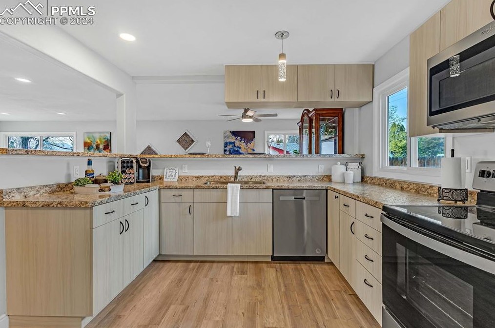 1123 Logan Pl, Colorado Springs CO 80909-3730 exterior