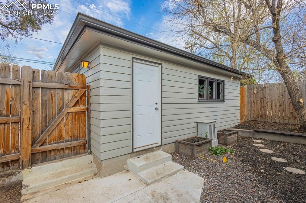 1123 Logan Pl, Colorado Springs CO 80909-3730 exterior