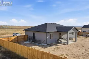 421 N Heather Dr, Pueblo, CO 81007 - Photo 2