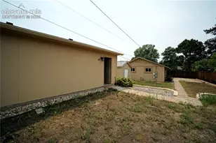 1635 Holmes Dr, Colorado Springs, CO 80909 - Photo 32