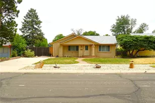 1635 Holmes Dr, Colorado Springs, CO 80909 - Photo 2