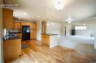 1635 Holmes Dr, Colorado Springs, CO 80909 - Photo 8
